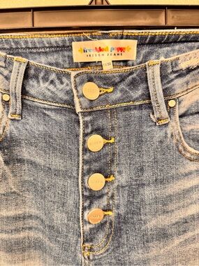 Risen Jeans. Worn once. Button-Fly Distressed Women’s Jeans in Stone Wash